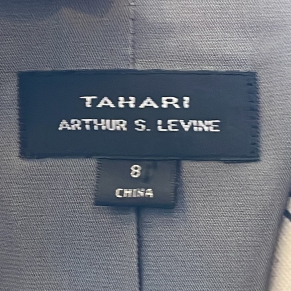 Such a Chic , Classy and Feminine Coat - Picture 15 of 15